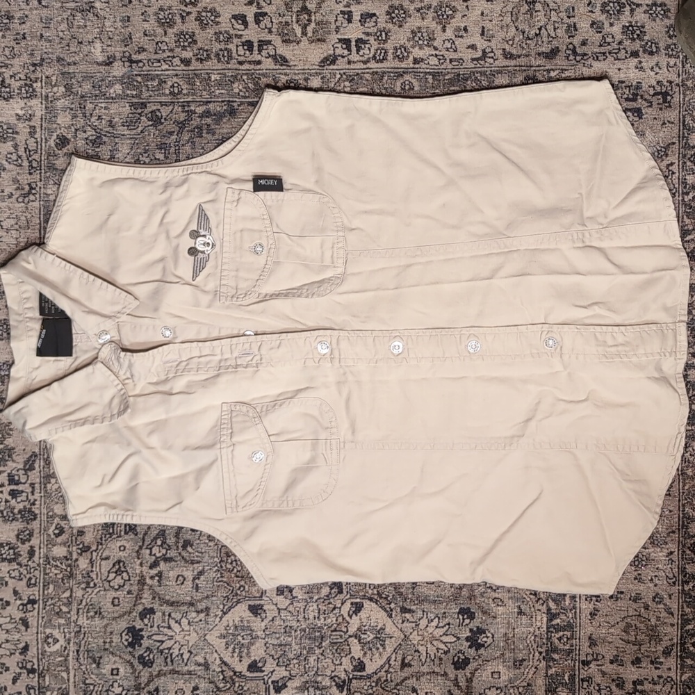 Mickey Aviation Badge Beige Sleeveless Button-Up Shirt with Embroidered Logo